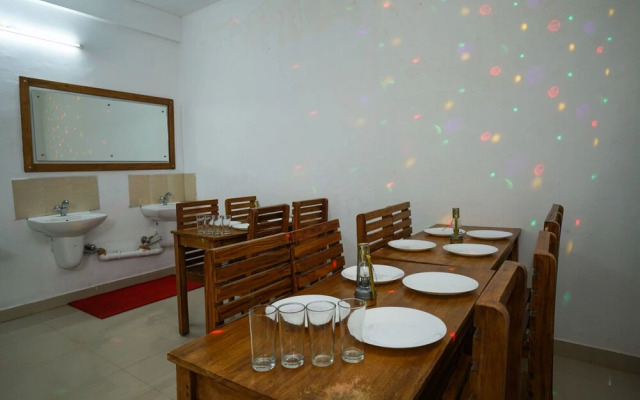 OYO 11757 Aruvi Annex