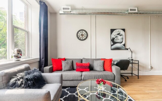 Grand 2BR Loft Garden View