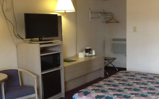 Pine Needles Inn