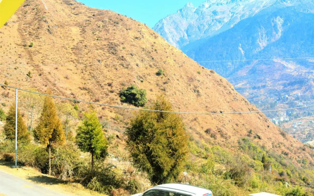 Rufina Lachung De'Crown