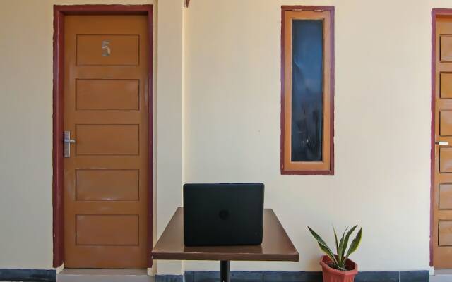 SPOT ON 92570 Putri Guest House Syariah Near SPBU Rimbo Panjang