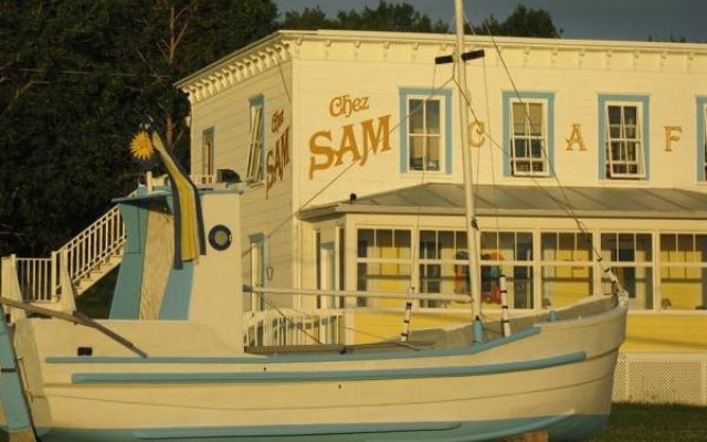 Café Chez Sam