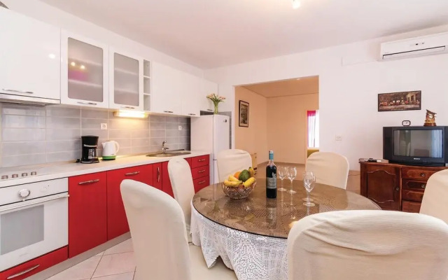 Amazing Apartment in Turanj With 2 Bedrooms and Wifi