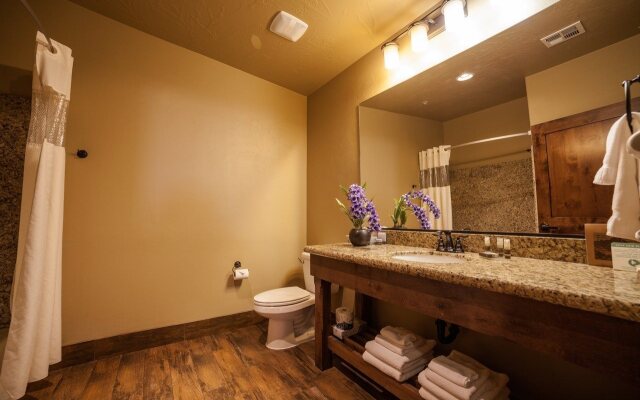 Cable Mountain Lodge