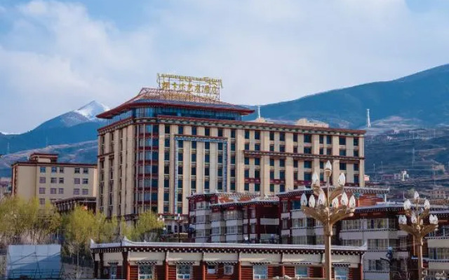 Sky Ornament Art Hotel