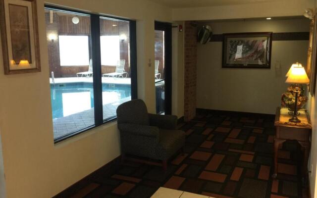 Capital O Amerihost Inn and Suites Fulton Hwy 54 MO