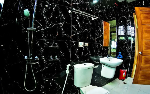 Four Thirteen Suites