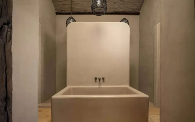 Manjing Banshan Haijing Huayuan Jiudian