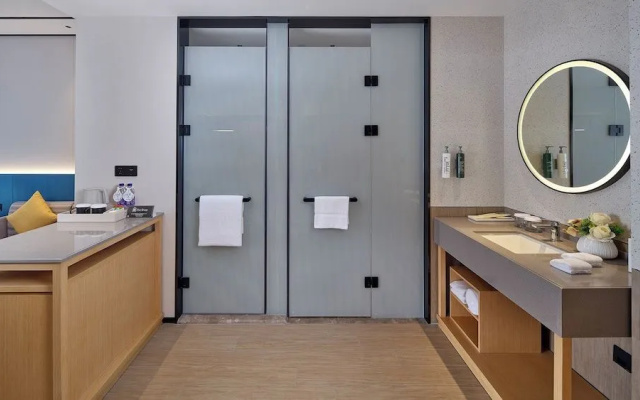 Hilton Garden Inn Liaocheng Jiangbei Shuicheng – Guest Rooms – Liaocheng