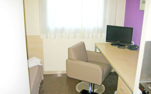 Albergue Residencia Universitaria Resa Los Abedules - Campus Accomodation