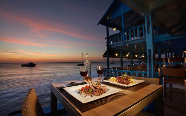 Divi Flamingo Beach Resort & Casino