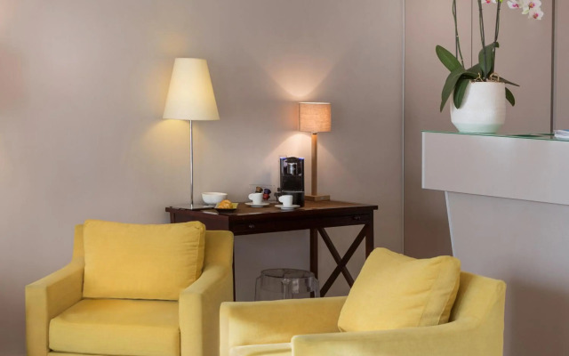 Best Western Rives de Paris La Defense