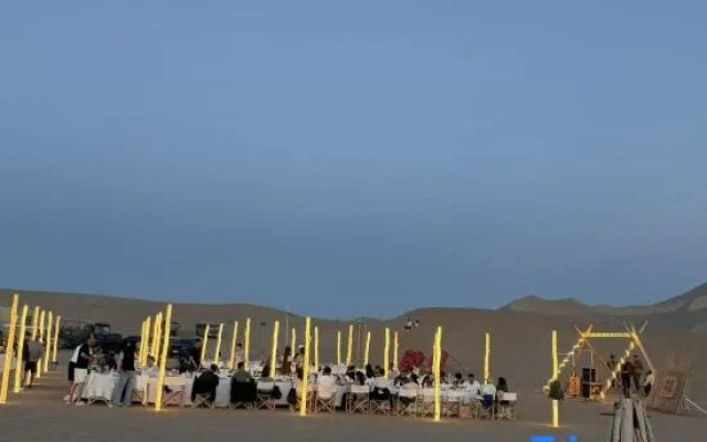 Summer Solstice・Panoramic Starry Night & Sunset River View Resort Inn (Shazhou Night Market Branch) – Outside – Jiuquan