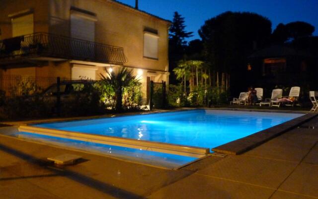 Beautiful Villa in Carcassonne with Shared Pool, Jacuzzi