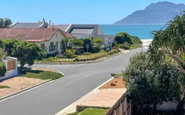 The Break at Kom