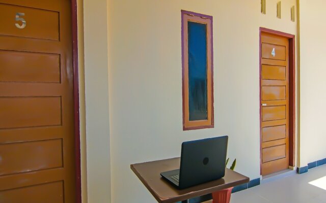 SPOT ON 92570 Putri Guest House Syariah Near SPBU Rimbo Panjang