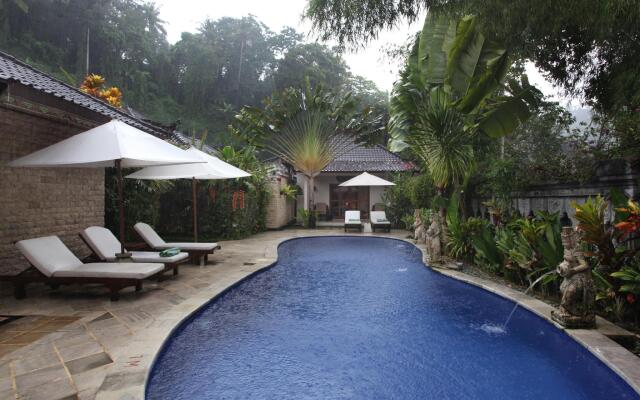 Tirta Ayu Hotel & Restaurant