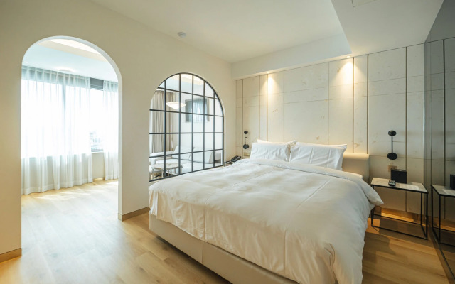 New Hilltop Hotel