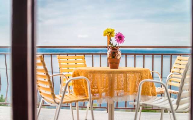 Apartments Lukin / Studio 4/2