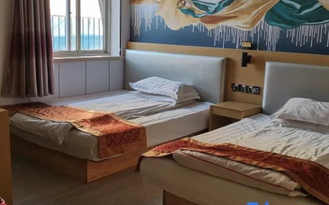 Kunshan Youjian Hotel (Huaqiao Huaxi Park Subway Station)