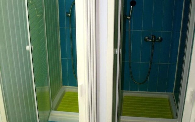 Locals Hostel & Suites
