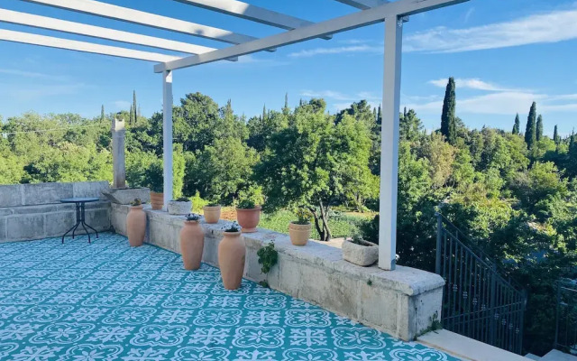 Authentic Villa With Terrace- Complete Privacy