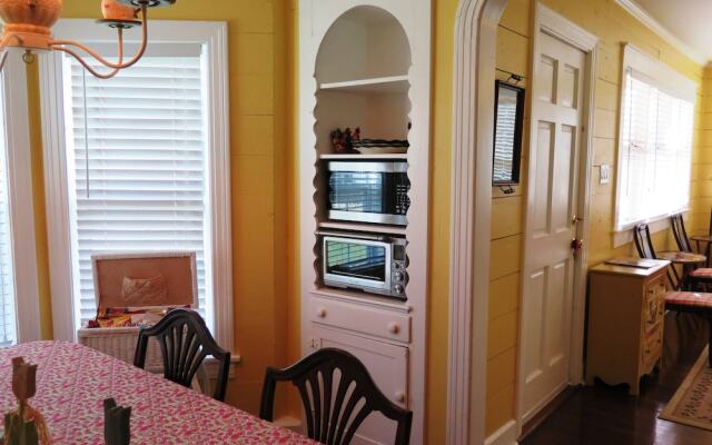 Yellow House Bed and Breakfast