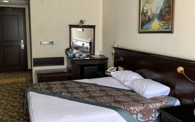 Omur Hotel