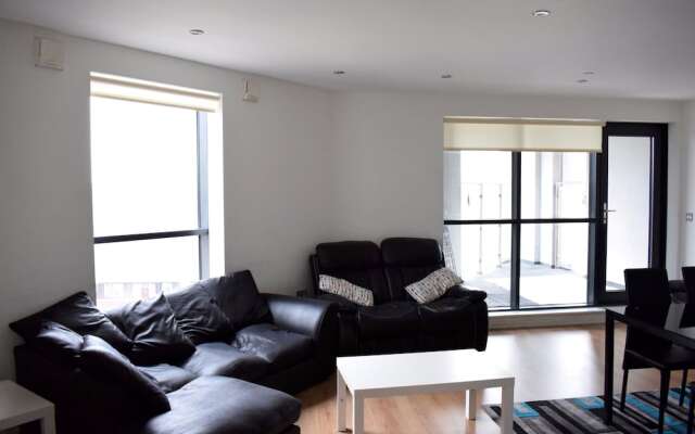 Bright and Spacious Apartment near London Bridge