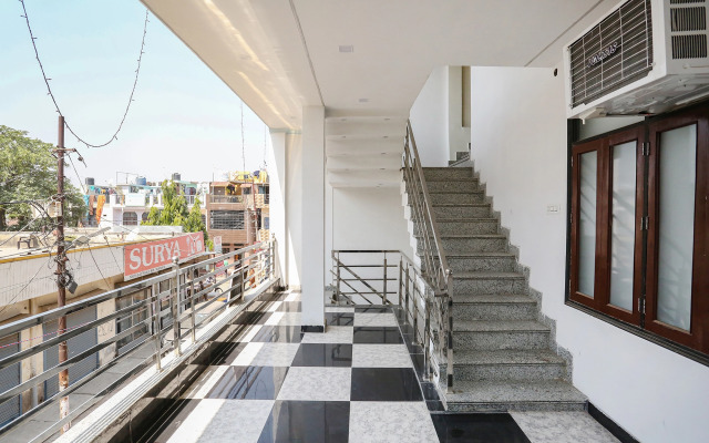 Fabhotel Occazia Palace
