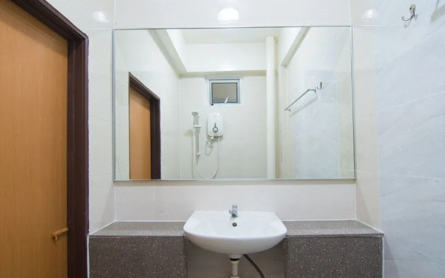 528 Andaman Sea Hotel