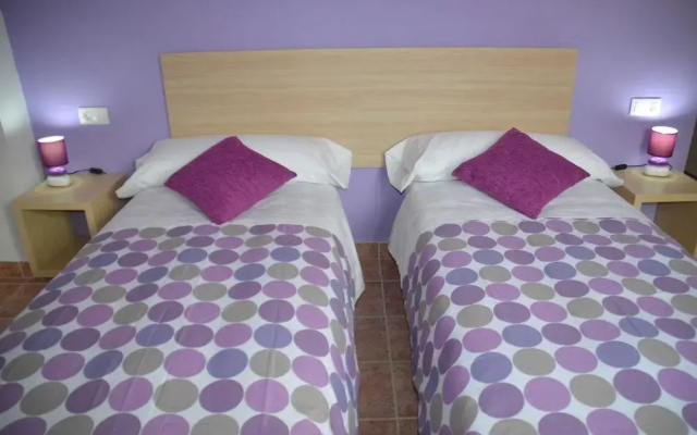 El Almendro y la Montaña