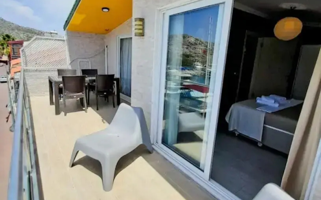 Cozy Flat With Sea View Near Beach in Bozburun