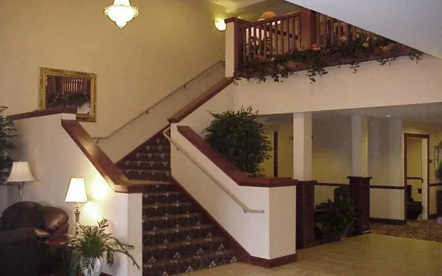The Plaza Hotel & Suites Winona