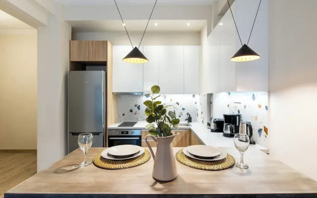 The Beatles 2-BR Apartment in Athens
