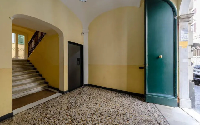 JOIVY Band House di Fronte al Terminal Traghetti