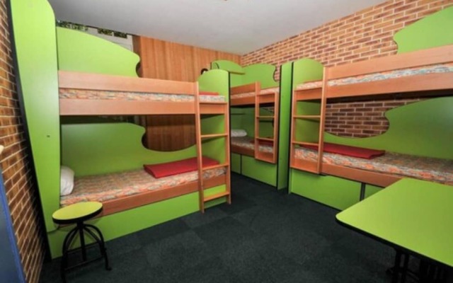 Auberge De Jeunesse De Saintes