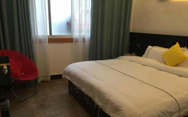 No.8 Gingko Inn