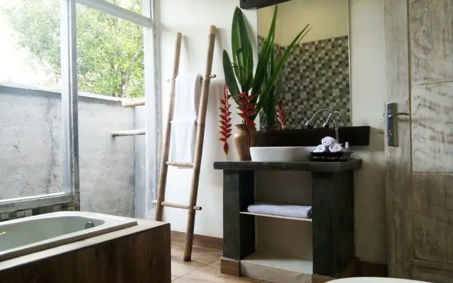 Winaposa Villas and Warung Pudak