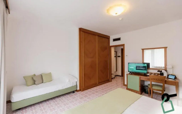 HOTIDAY Room Collection - Sorrento