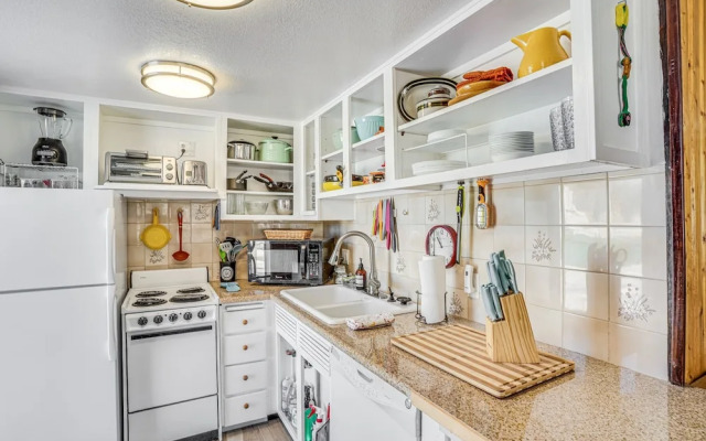 Charming Brian Head Condo Rental w/ Ski Shuttle!