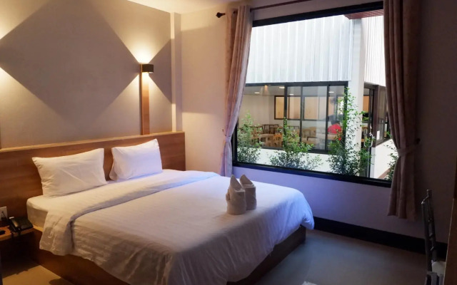 Nakarin Hotel