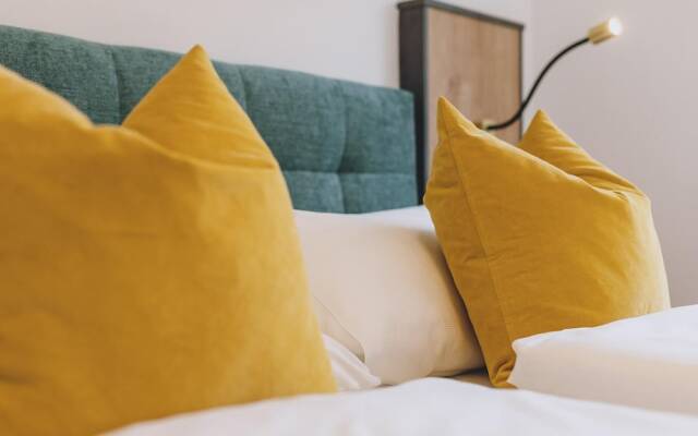 Spa Chalet - Garden Lodge