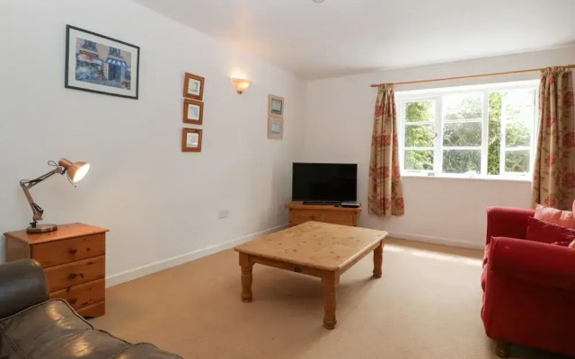 Wheelbarrow Cottage