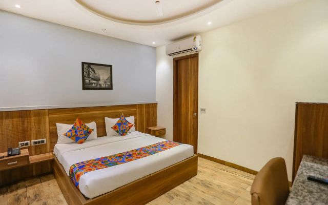 Fabhotel Royal Touch
