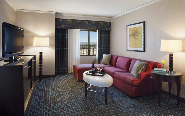 Juniper Hotel Cupertino, Curio Collection by Hilton