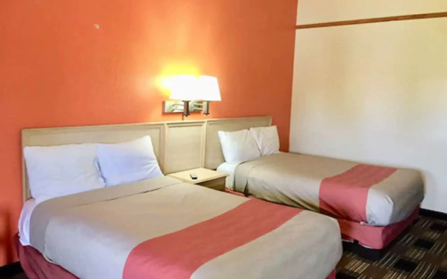 Red Carpet Inn Great Lakes
