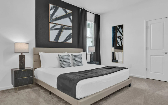 Luxury Home - ALL the Extras - Sleeps 39