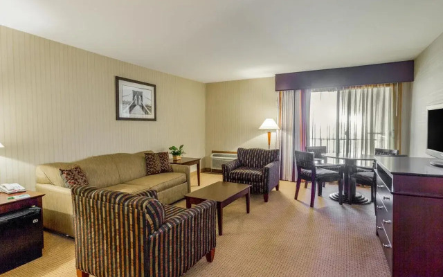 Wyndham Garden Hotel Newark Airport