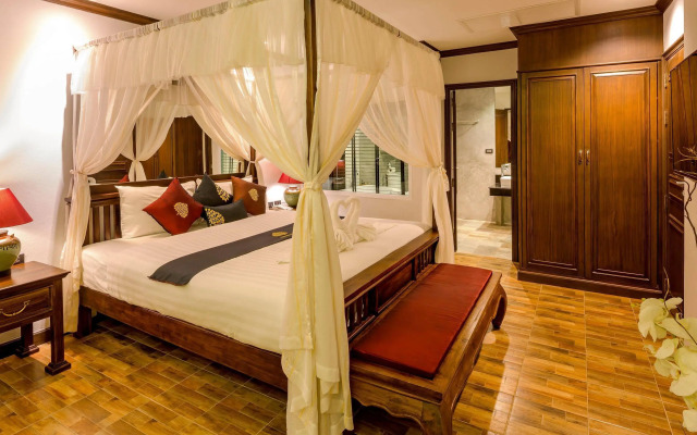 Tanawan Phuket Hotel